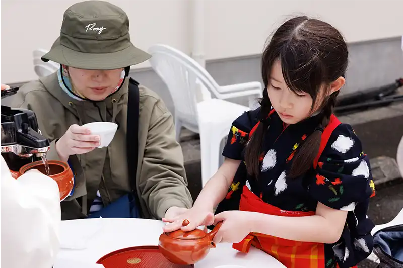 今年⼀番早い？新茶を味わえる！